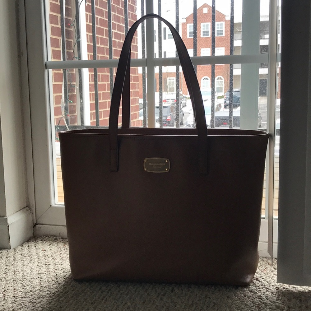 Almost new Micheal Kors daytime bag